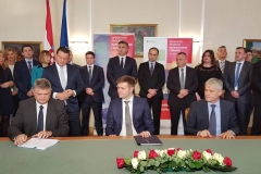Na sjednici Vlade u Osijeku potpisan Ugovor o provedbi projekta Aglomeracije Vinkovci, Otok, Ivankovo i Cerna